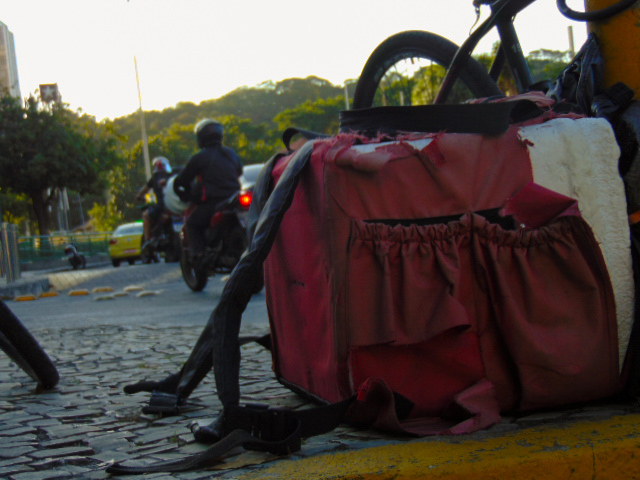 “Tropa” de entregadores do IFood resiste à plataformização em Botafogo